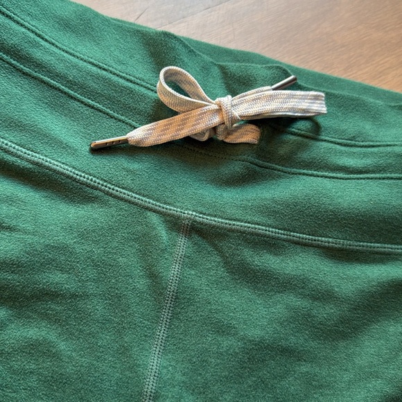 VUORI Halo Vintage Shorts Dreamknit High Rise Cactus Green - Picture 4 of 9